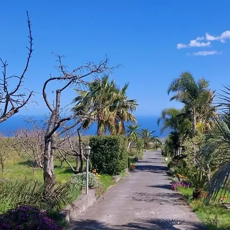 Dimora Dell' Etna Bed & Breakfast 4*