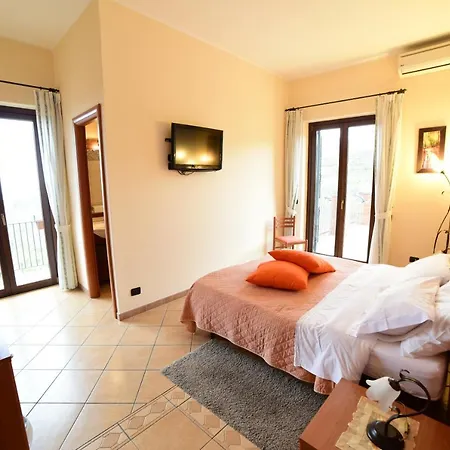 Dimora Dell' Etna Luxe Bed & Breakfast