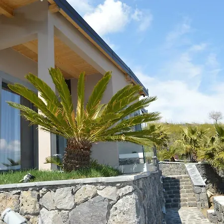 Dimora Dell' Etna Luxe Bed & Breakfast