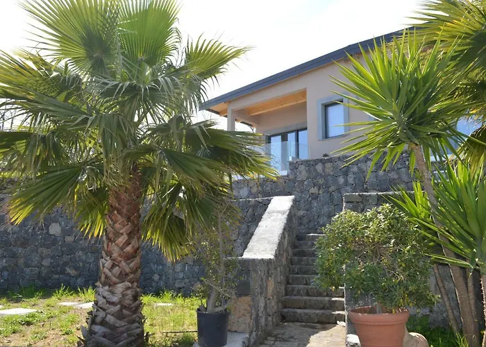 Dimora Dell' Etna Bed & Breakfast 4*